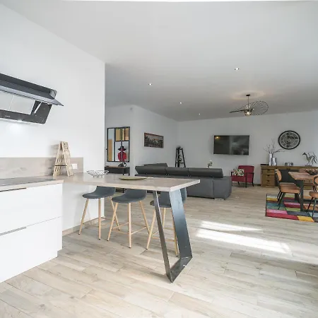 דירה Loft Courtalon - Standing - Patio - Parking Prives טרואה