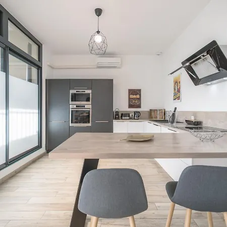 Loft Courtalon - Haut Standing - Patio - Parking Prives Apartment