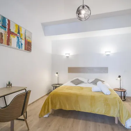 Loft Courtalon - Standing - Patio - Parking Prives טרואה