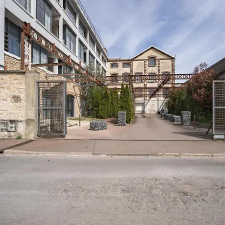 Loft Courtalon - Haut Standing - Patio - Parking Prives Apartment *