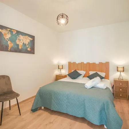 Apartment Loft Courtalon - Haut Standing - Patio - Parking Prives