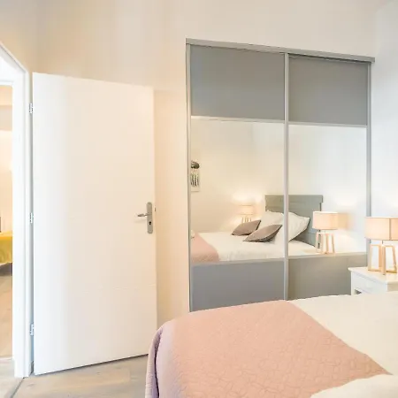 Loft Courtalon - Haut Standing - Patio - Parking Prives Troyes