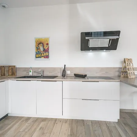 Apartment Loft Courtalon - Haut Standing - Patio - Parking Prives