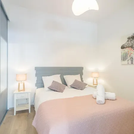 Loft Courtalon - Haut Standing - Patio - Parking Prives Troyes