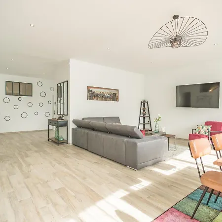 Loft Courtalon - Haut Standing - Patio - Parking Prives * Troyes